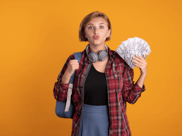 impressed-young-slavic-student-girl-with-money-for-dubai-properties